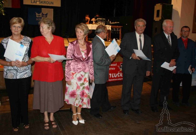 20_Udelovani pametnich medaili skoly_1.jpg